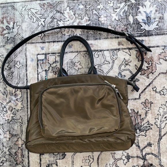 Zara two-way tote bag, with multiple zippers and detachable shoulder strap, EUC. - Picture 3 of 16